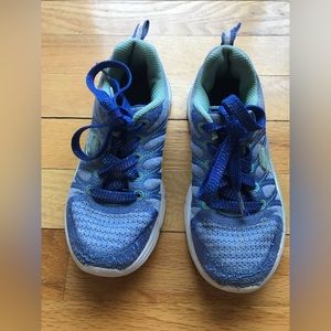 Play condition Sketchers size 12 little kid sneakers shoes tennis shoes tenis